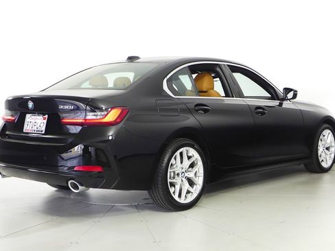 Used 2025 BMW 330i Sedan w/ Convenience Package RWD image 7