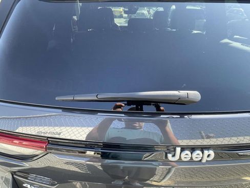 Used 2025 Jeep Grand Cherokee Summit image 29