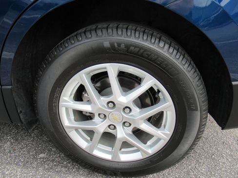 Used 2022 Chevrolet Equinox LT FWD image 9