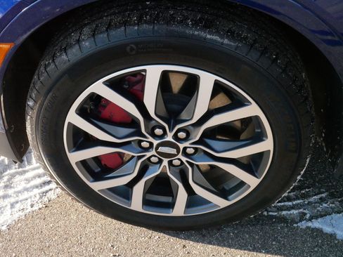 Certified 2023 Cadillac XT5 Sportv w/ LPO, Floor Liner Package image 15