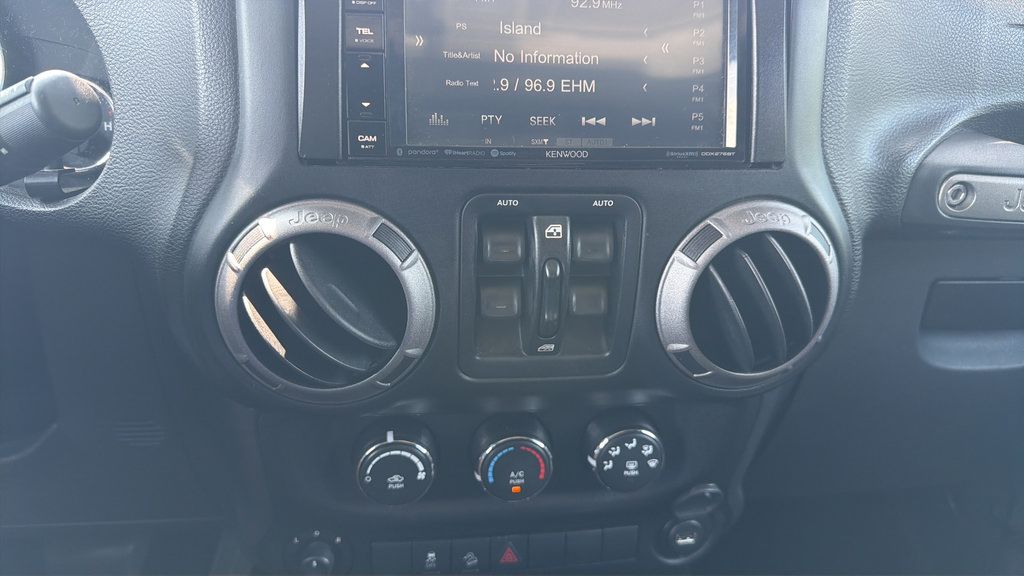 Used 2015 Jeep Wrangler Unlimited Sport AWD/4WD image 19