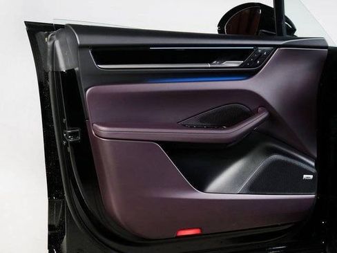 New 2025 Porsche Macan 4 Electric AWD/4WD image 27
