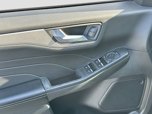 Certified 2021 Ford Escape SE w/ SE Sport Appearance Package image 18