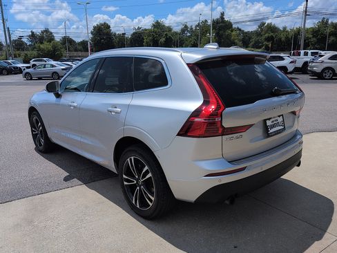 Used 2020 Volvo XC60 T5 Momentum w/ Protection Package Premier AWD/4WD image 5