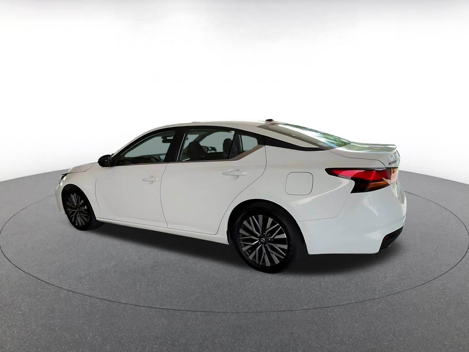 Used 2026 Nissan Altima 2.5 SV FWD image 9