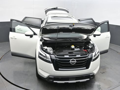 Certified 2024 Nissan Pathfinder SL w/ SL Premium Package image 35