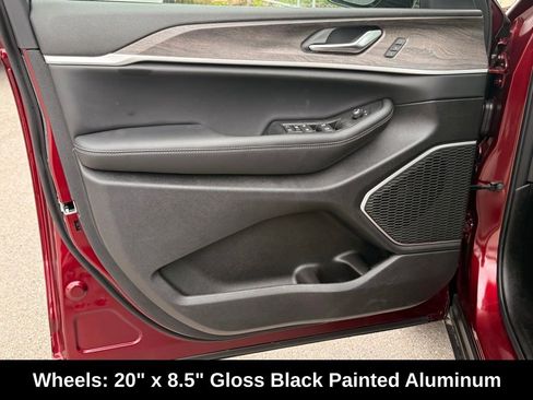 New 2026 Jeep Grand Cherokee Limited w/ Limited Altitude Package image 26