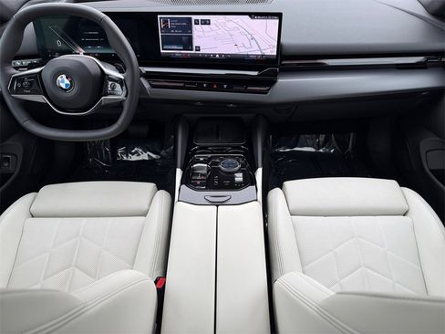 Certified 2025 BMW 530i xDrive 530i xDrive image 10