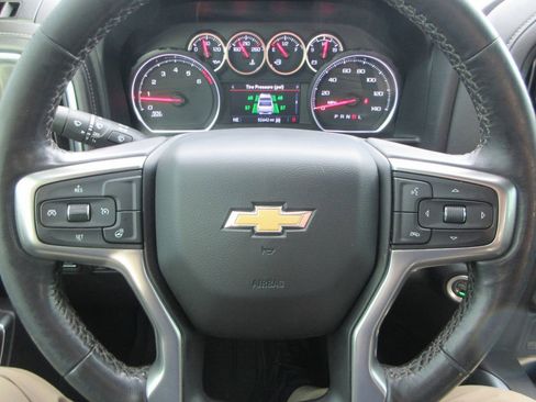 Certified 2022 Chevrolet Silverado 2500 LT w/ Convenience Package image 28