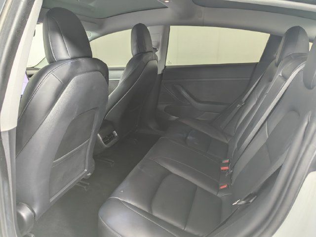 Used 2020 Tesla Model 3 Standard Range Plus RWD image 16