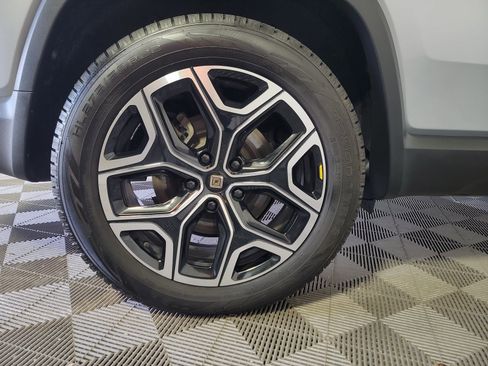 Used 2025 Rivian R1S Adventure AWD/4WD image 12