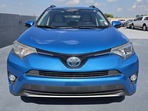Used 2017 Toyota RAV4 Limited AWD/4WD image 8
