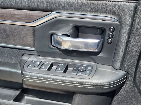 Used 2025 RAM 3500 Laramie w/ Night Edition AWD/4WD image 17