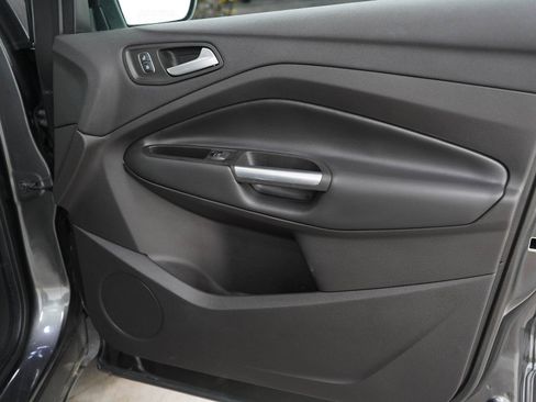 Used 2019 Ford Escape Titanium AWD/4WD image 9