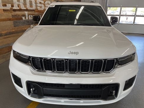 New 2025 Jeep Grand Cherokee L Overland w/ Trailer Tow Package image 14