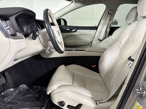 Used 2023 Volvo XC60 B5 Ultimate w/ Climate Package image 20