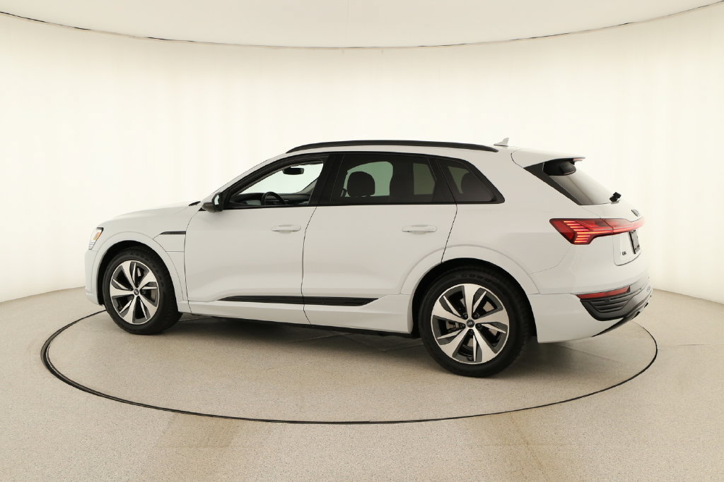 Certified 2024 Audi Q8 e-tron Premium AWD/4WD image 3