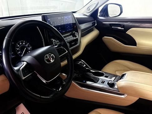 Used 2021 Toyota Highlander Platinum AWD/4WD image 47