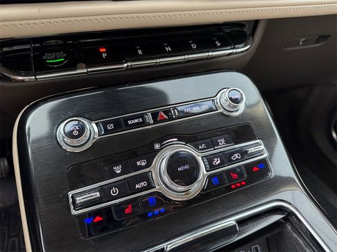 Used 2022 Lincoln Nautilus Reserve w/ Equipment Group 201A image 18