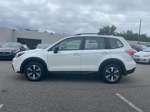 Used 2018 Subaru Forester 2.5i w/ Alloy Wheel Package image 2