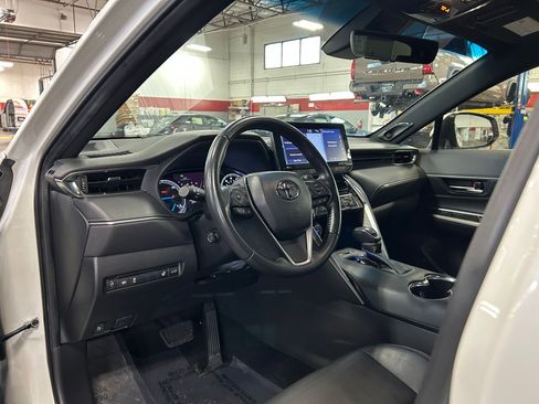 Used 2021 Toyota Venza XLE w/ Softex Package AWD/4WD image 12