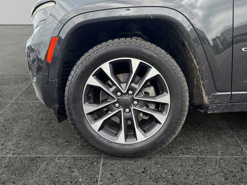 Used 2022 Jeep Grand Cherokee L Overland w/ Luxury Tech Group IV AWD/4WD image 11