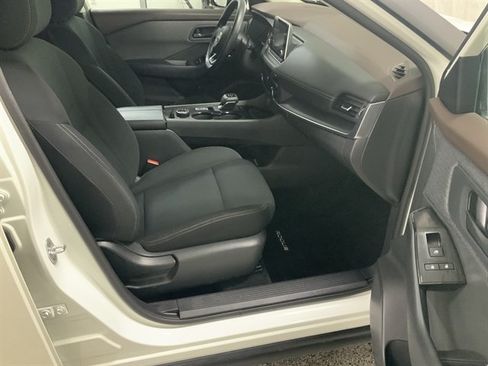 Used 2023 Nissan Rogue S AWD/4WD image 20