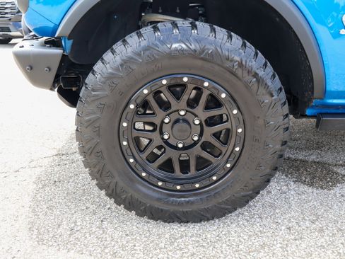 Used 2022 Ford Bronco 2-Door AWD/4WD image 32