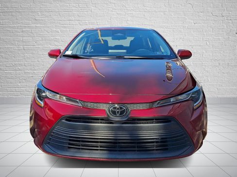 Used 2025 Toyota Corolla LE FWD image 2