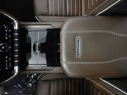 Used 2025 GMC Yukon Denali Ultimate image 43