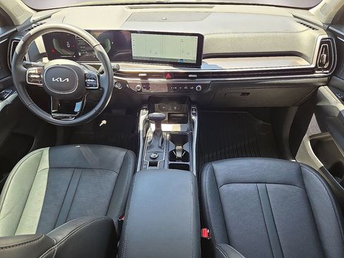 Used 2025 Kia Sorento S w/ Panoramic Sunroof Package FWD image 16