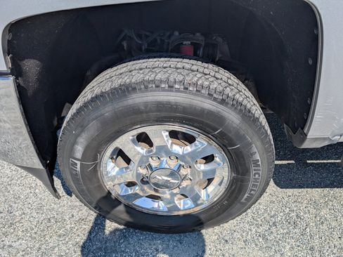 Used 2015 Chevrolet Silverado 2500 LT w/ Z71 Package, Off-Road image 12