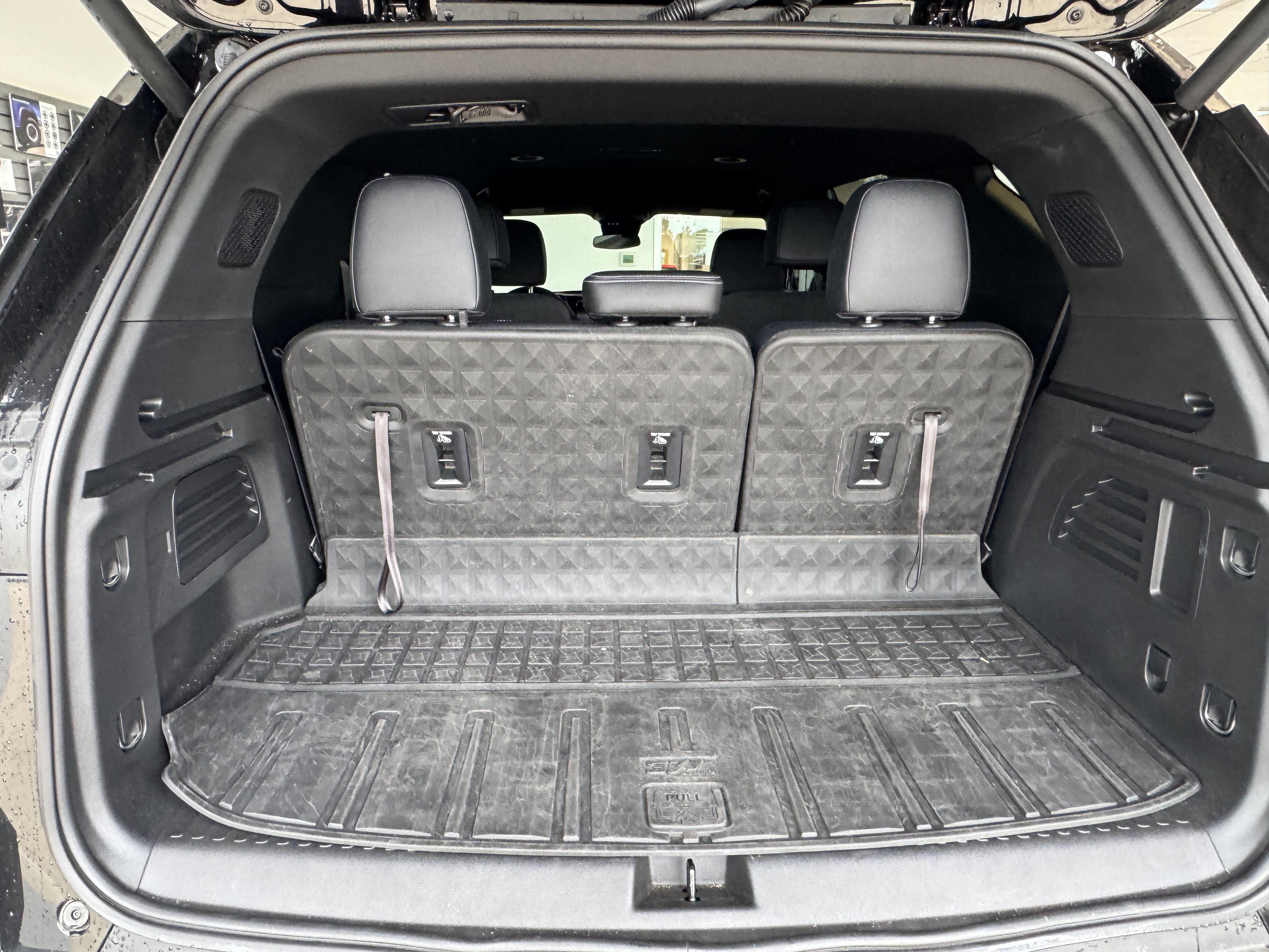 Used 2026 Chevrolet Traverse LT AWD/4WD image 9