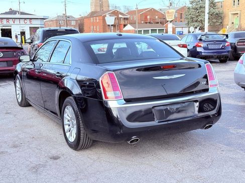Used 2013 Chrysler 300 w/ Driver Convenience Group image 5