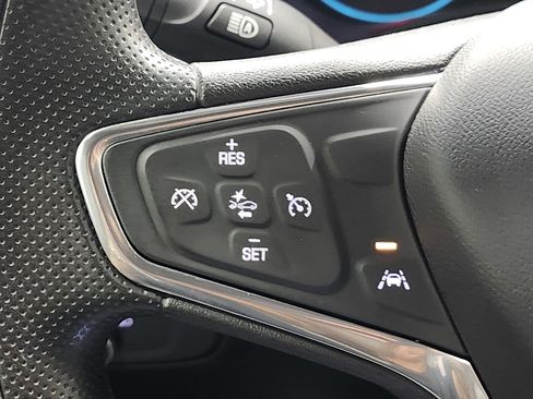 Used 2021 Chevrolet Equinox LS image 33