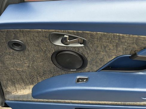 Used 2019 Aston Martin DB11 Volante image 42