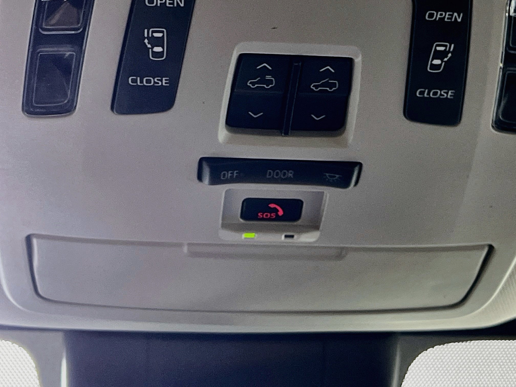 Used 2025 Toyota Sienna XLE FWD image 22