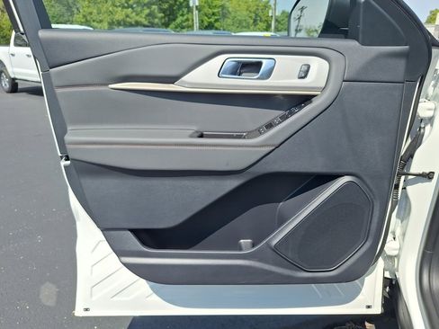 New 2025 Ford Explorer Active w/ Active Comfort Package image 2