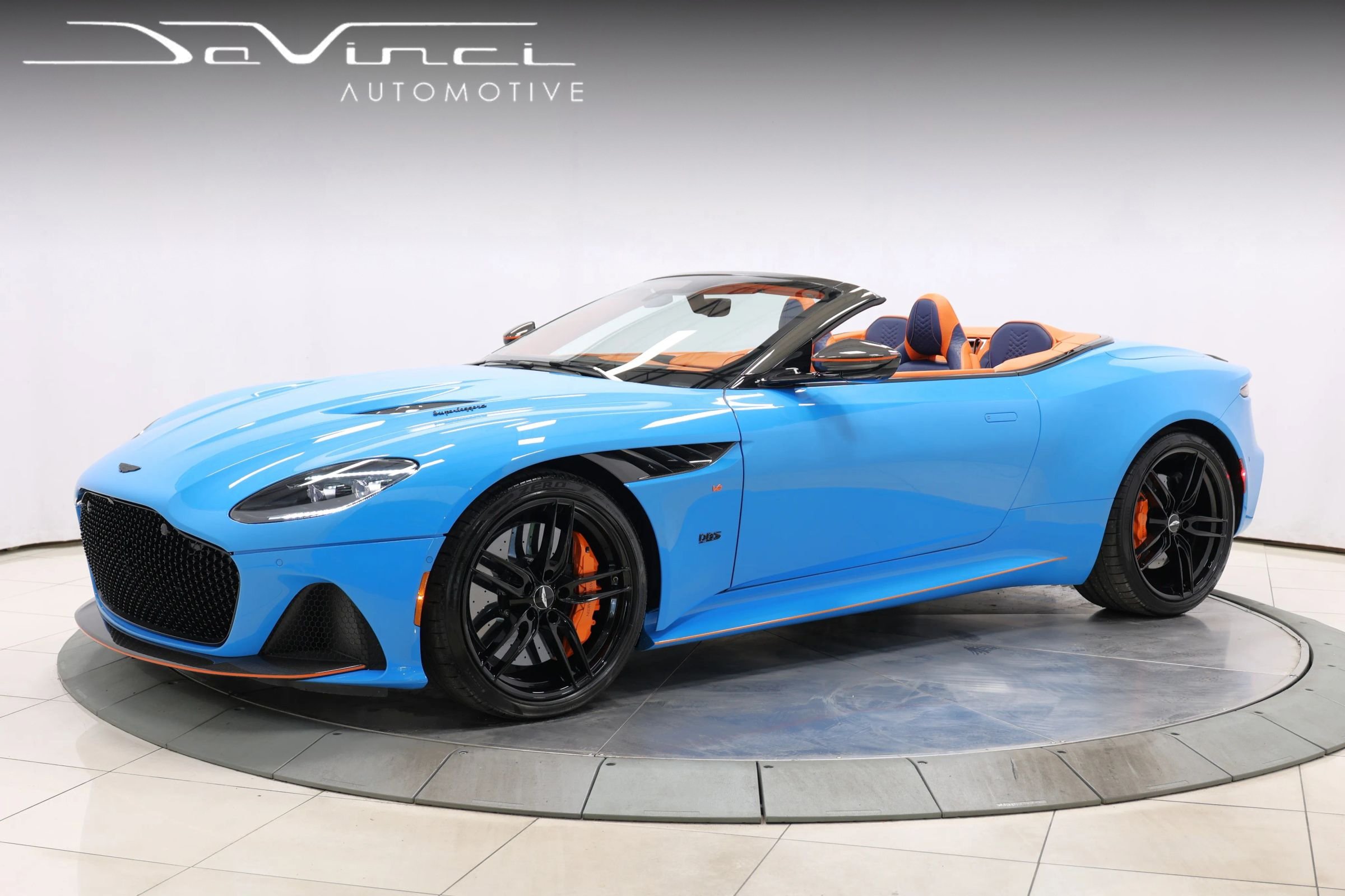 Used 2022 Aston Martin DBS Superleggera Volante RWD image 1