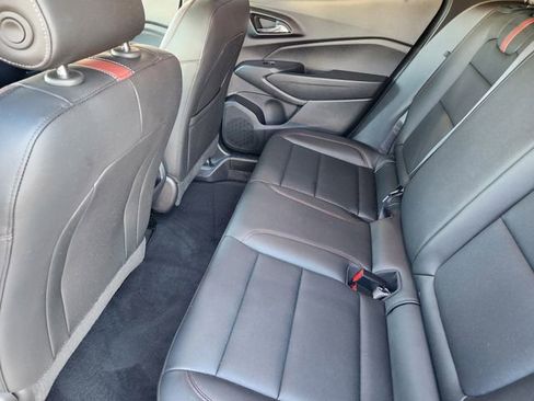 Used 2025 Chevrolet Trax RS w/ Sunroof Package FWD image 31