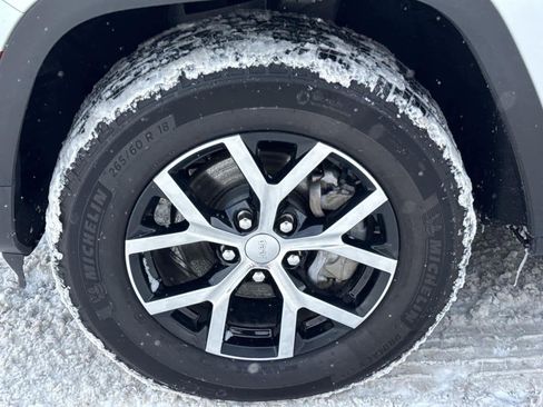 Used 2023 Jeep Grand Cherokee Limited AWD/4WD image 11