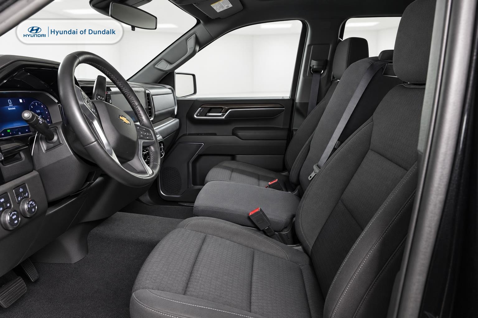 Used 2023 Chevrolet Silverado 1500 LT AWD/4WD image 6