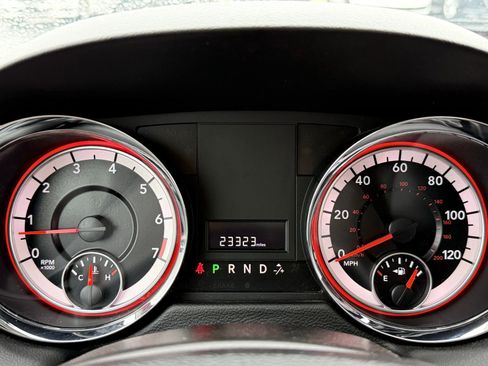 Used 2018 Dodge Grand Caravan SE w/ UConnect Hands-Free Group image 35