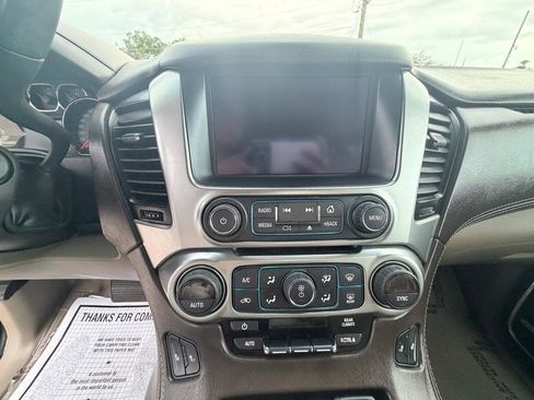Used 2020 Chevrolet Suburban LT image 19