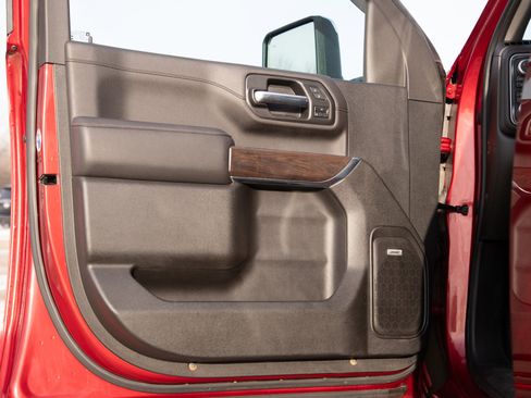 Used 2022 GMC Sierra 2500 SLT w/ SLT Preferred Package image 18