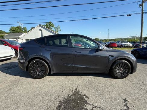 Used 2023 Tesla Model Y Long Range AWD/4WD image 7