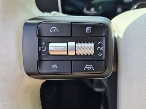 Used 2025 Hyundai Santa Fe SEL FWD image 13
