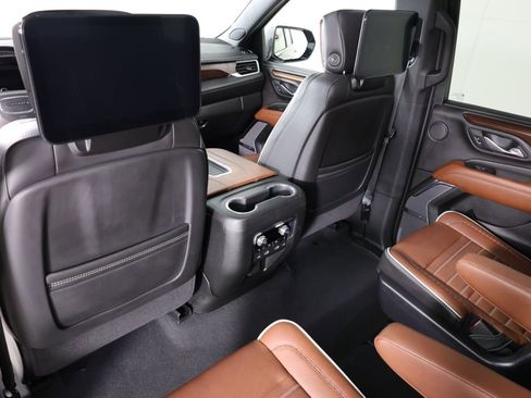 Used 2024 GMC Yukon Denali Ultimate w/ LPO, Floor Liner Package AWD/4WD image 54