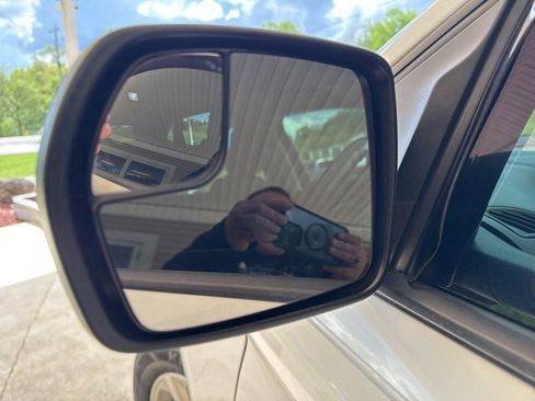 Used 2016 Ford Edge SE image 30