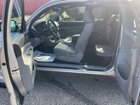 Used 2014 Toyota Tacoma 4x4 Access Cab image 17